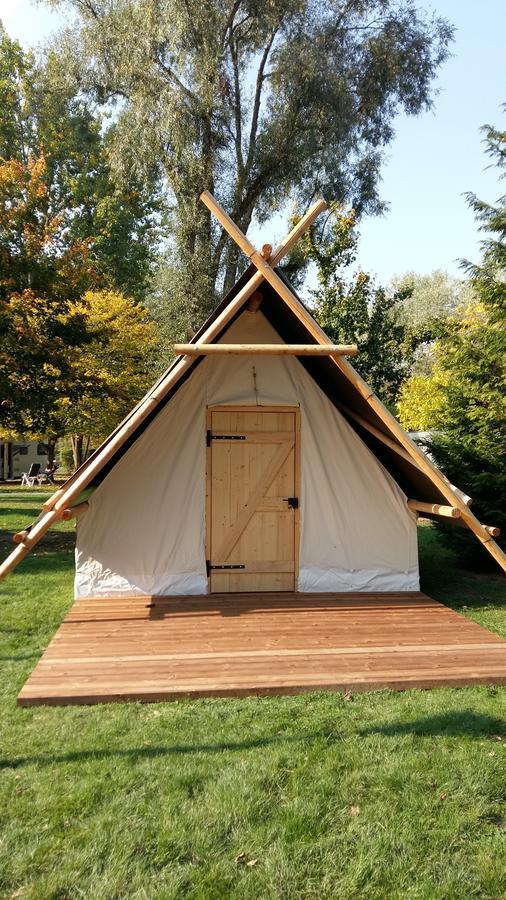 Camping Du Port De Plaisance 페론네 외부 사진